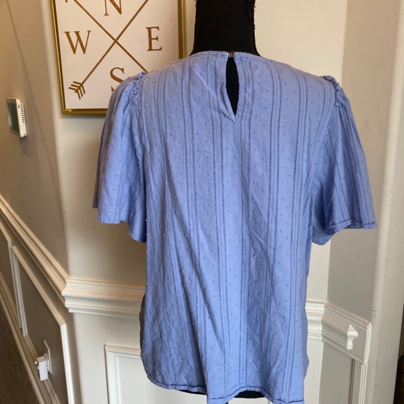 CECE Light blue flowey sleeve textured top - Picture 2 of 2